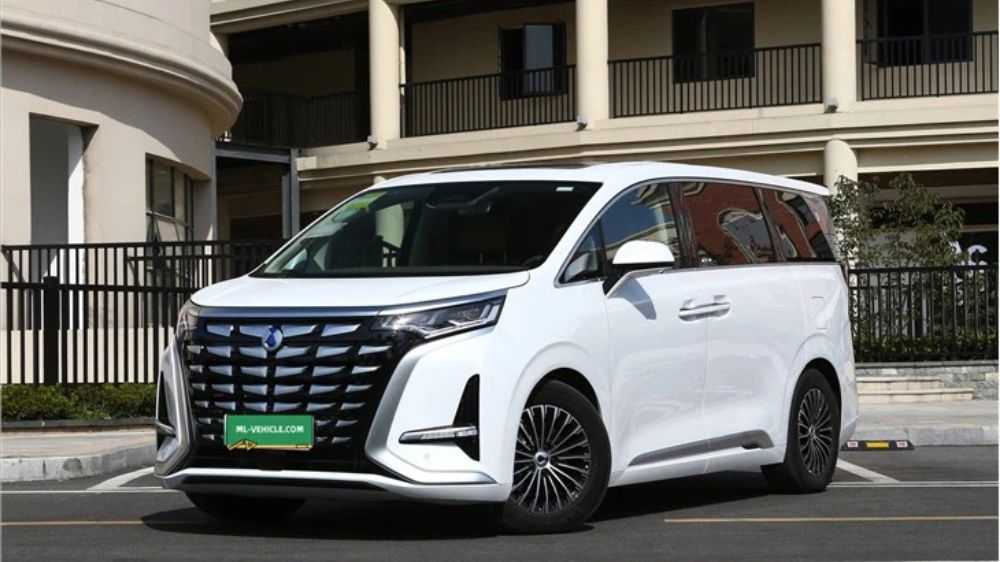 Denza D9: Mobil Listrik